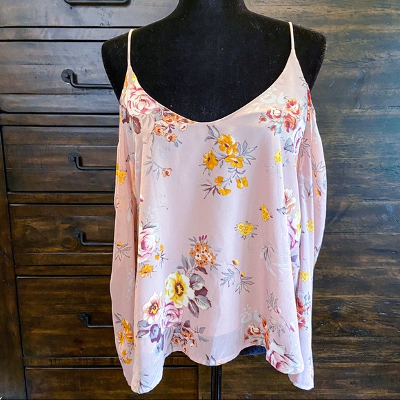 Cold Shoulder Floral Boho Top - Picture 2 of 7